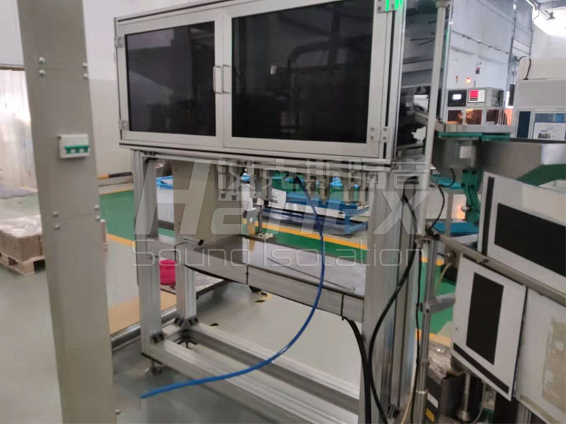 更大集團(tuán)制造車(chē)間設(shè)備隔聲罩