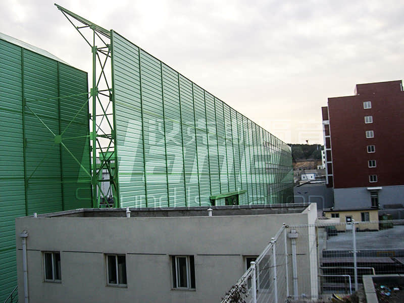 化工廠PTA裝置廠區大型桁架聲屏障